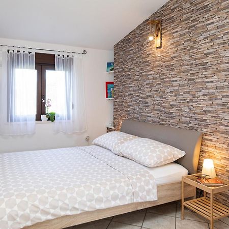 Ananas Apartments Цриквеница Экстерьер фото